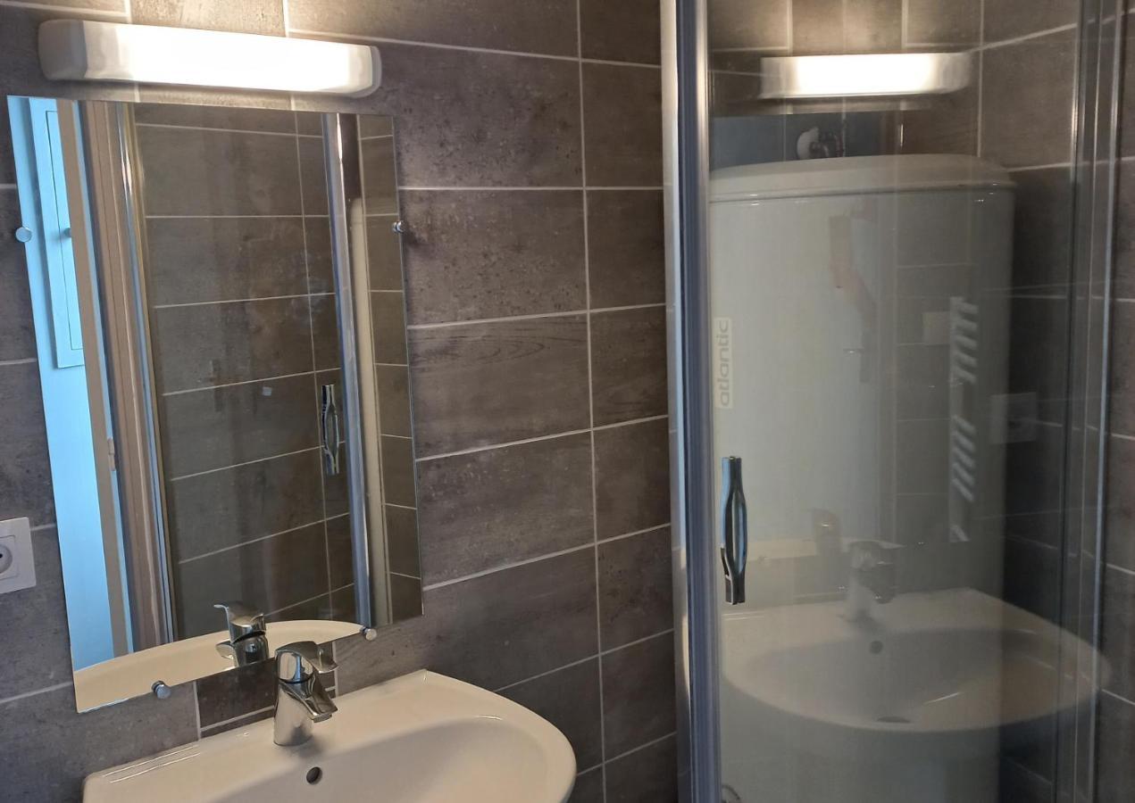 Grand Studio ✰ 35M² ✰ Centre ✰ 4Pers/2Lits ✰ Cuisine ✰ Wifi Candé Extérieur photo
