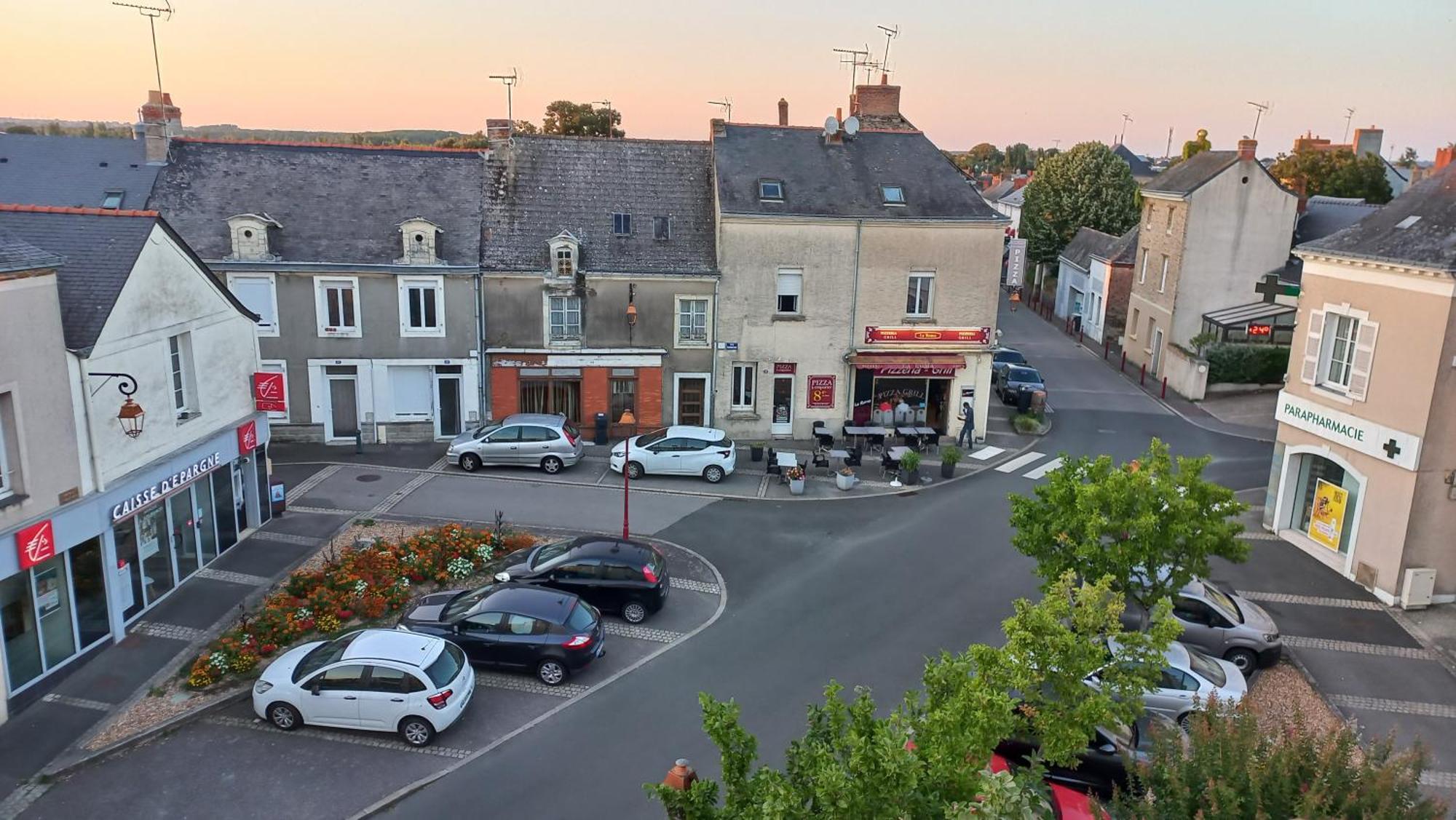 Grand Studio ✰ 35M² ✰ Centre ✰ 4Pers/2Lits ✰ Cuisine ✰ Wifi Candé Extérieur photo