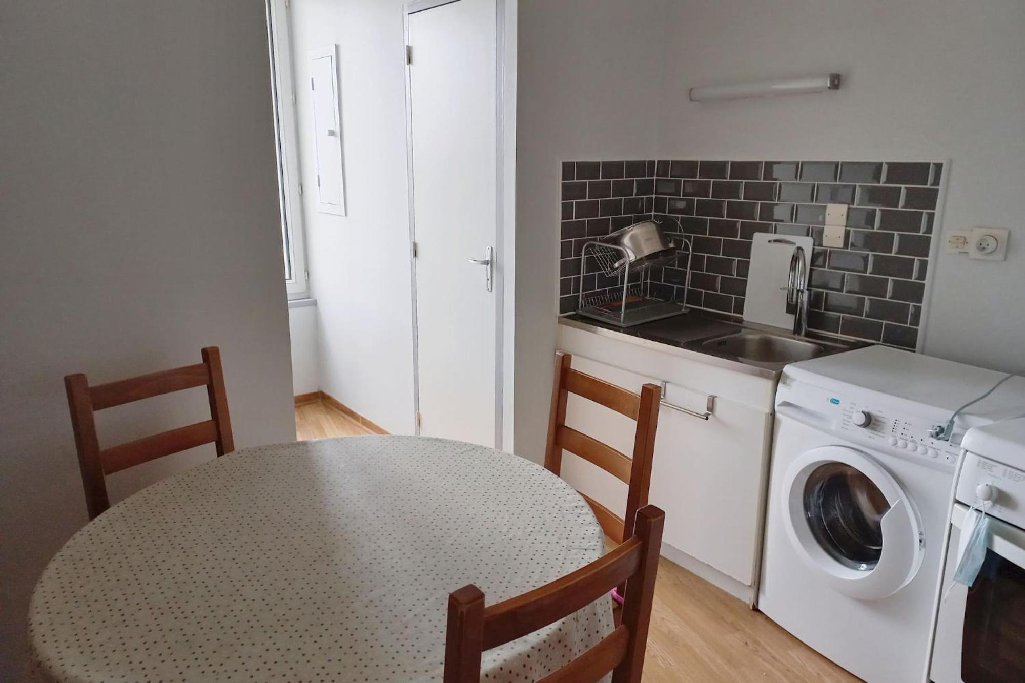 Grand Studio ✰ 35M² ✰ Centre ✰ 4Pers/2Lits ✰ Cuisine ✰ Wifi Candé Extérieur photo