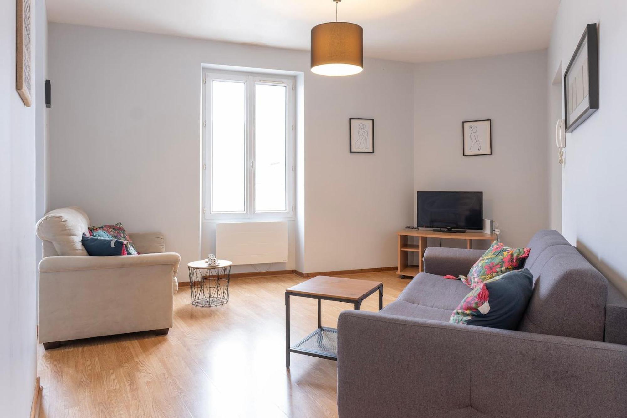 Grand Studio ✰ 35M² ✰ Centre ✰ 4Pers/2Lits ✰ Cuisine ✰ Wifi Candé Extérieur photo