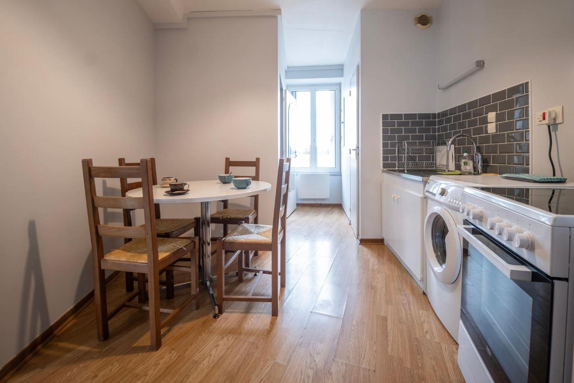 Grand Studio ✰ 35M² ✰ Centre ✰ 4Pers/2Lits ✰ Cuisine ✰ Wifi Candé Extérieur photo