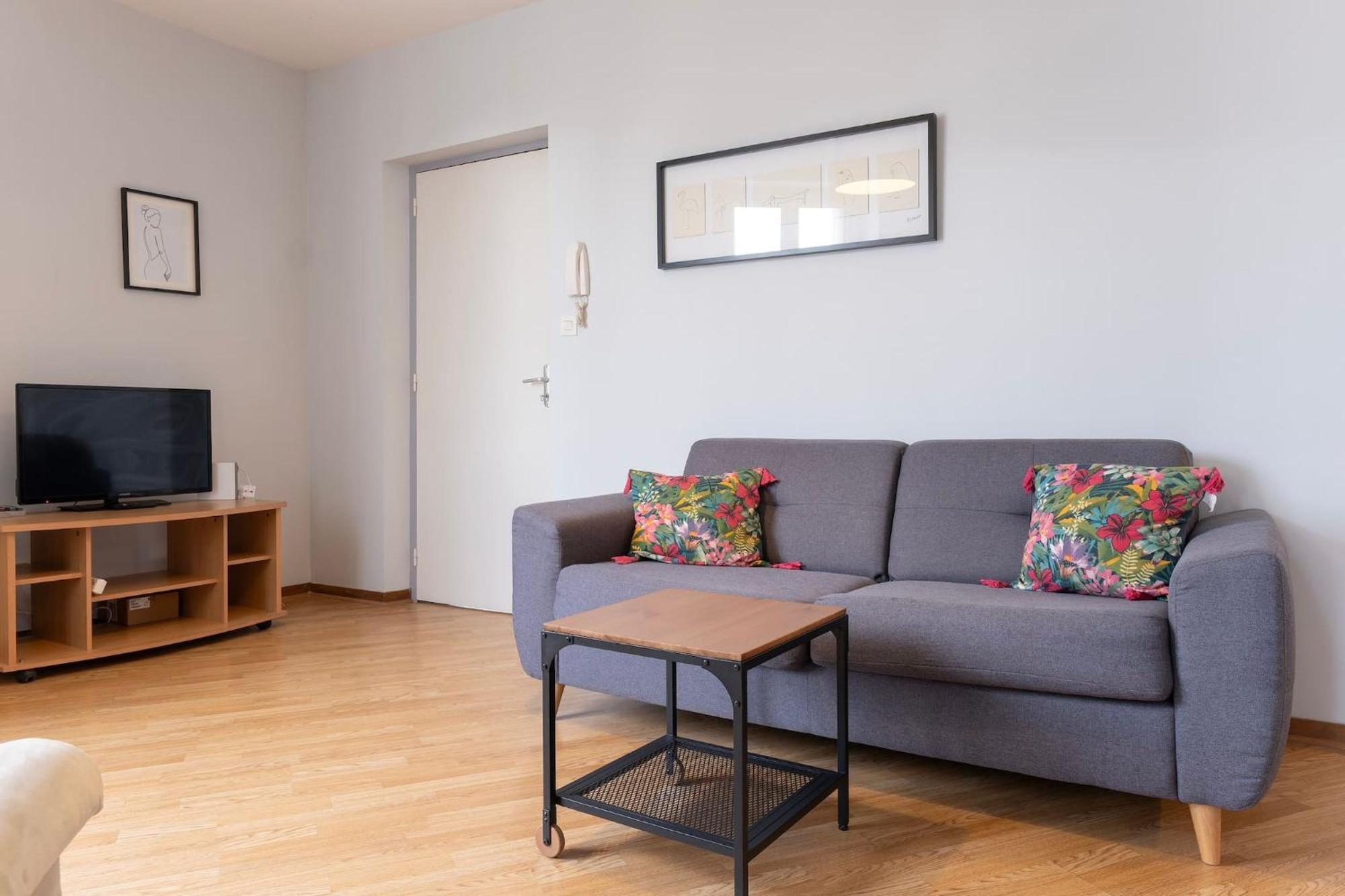 Grand Studio ✰ 35M² ✰ Centre ✰ 4Pers/2Lits ✰ Cuisine ✰ Wifi Candé Extérieur photo